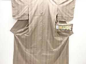 未使用品　仕立て上がり　縞に花模様織り出し本場泥大島紬着物(7マルキ)